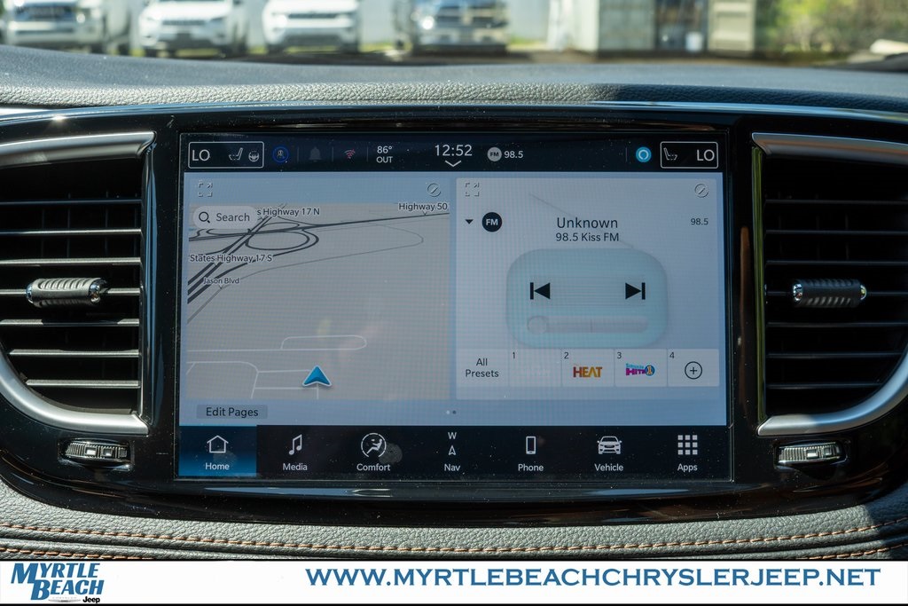 2026 Chrysler Pacifica Pinnacle photo 20