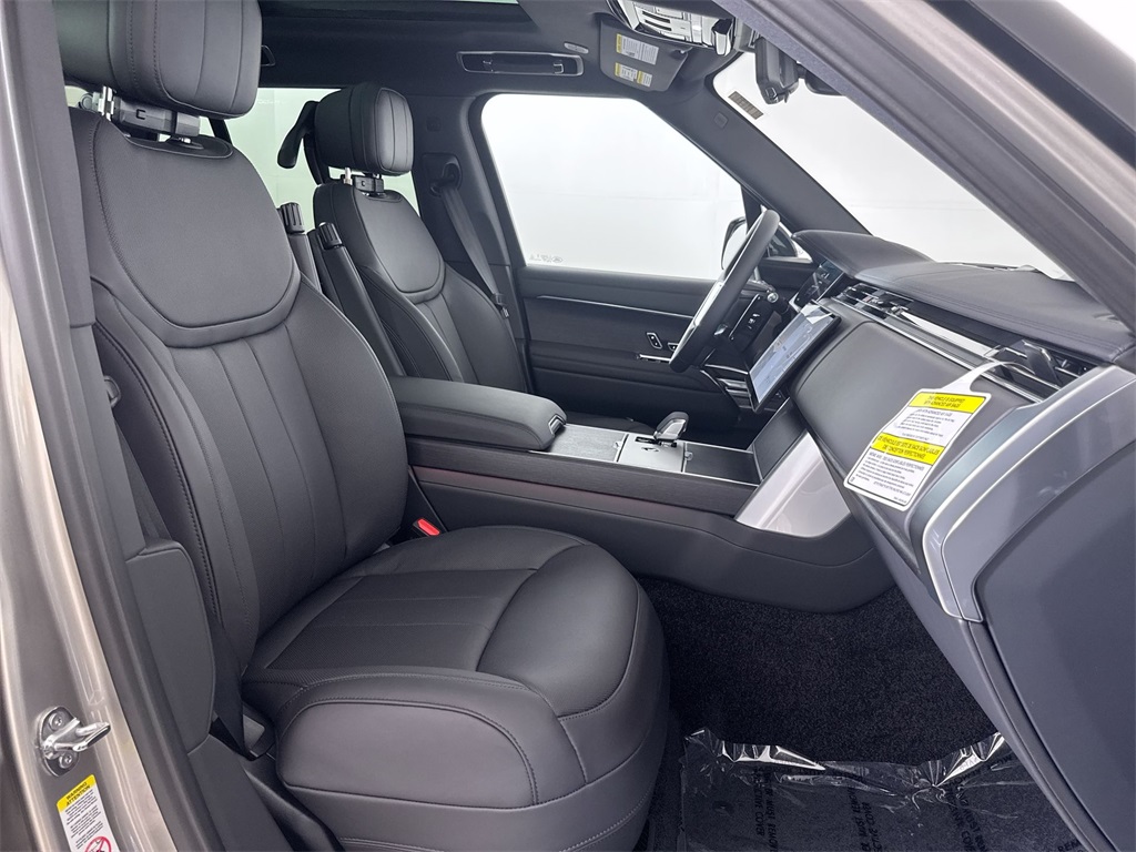 2025 Land Rover Range Rover SE photo 19