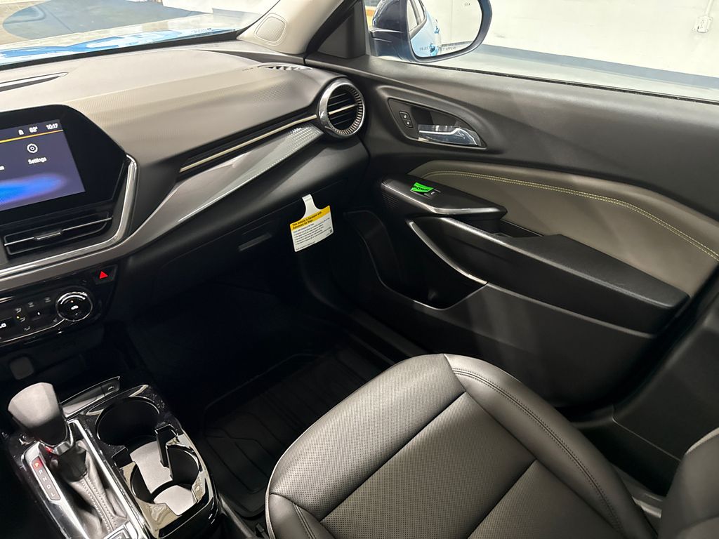 2025 Chevrolet Trax ACTIV photo 26