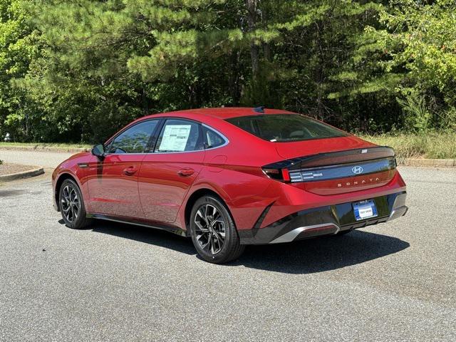 2025 Hyundai Sonata SEL photo 3