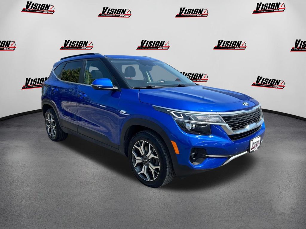 2021 Kia Seltos EX photo 3