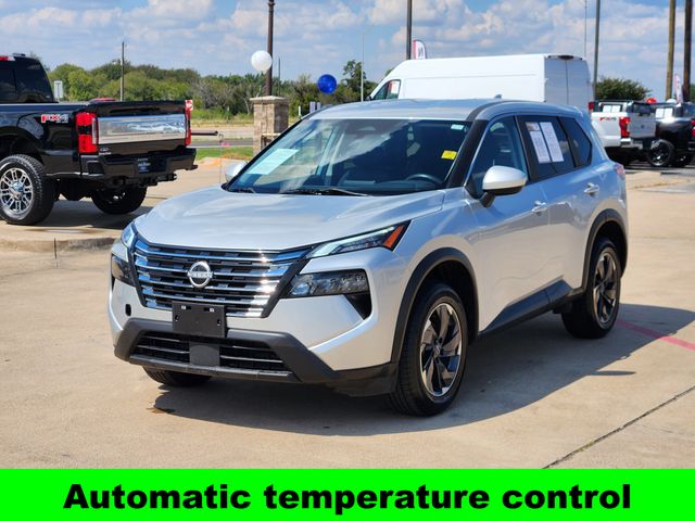 2024 Nissan Rogue SV photo 2