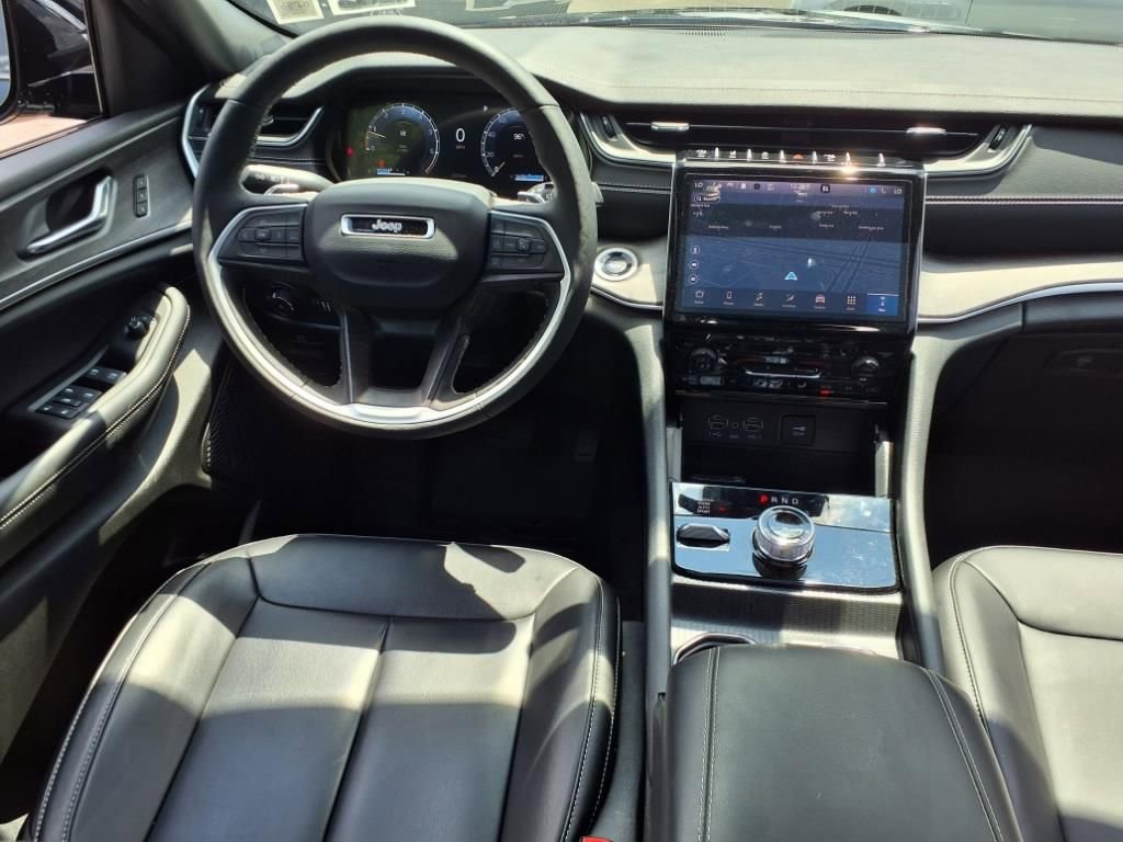 2025 Jeep Grand Cherokee Limited photo 15