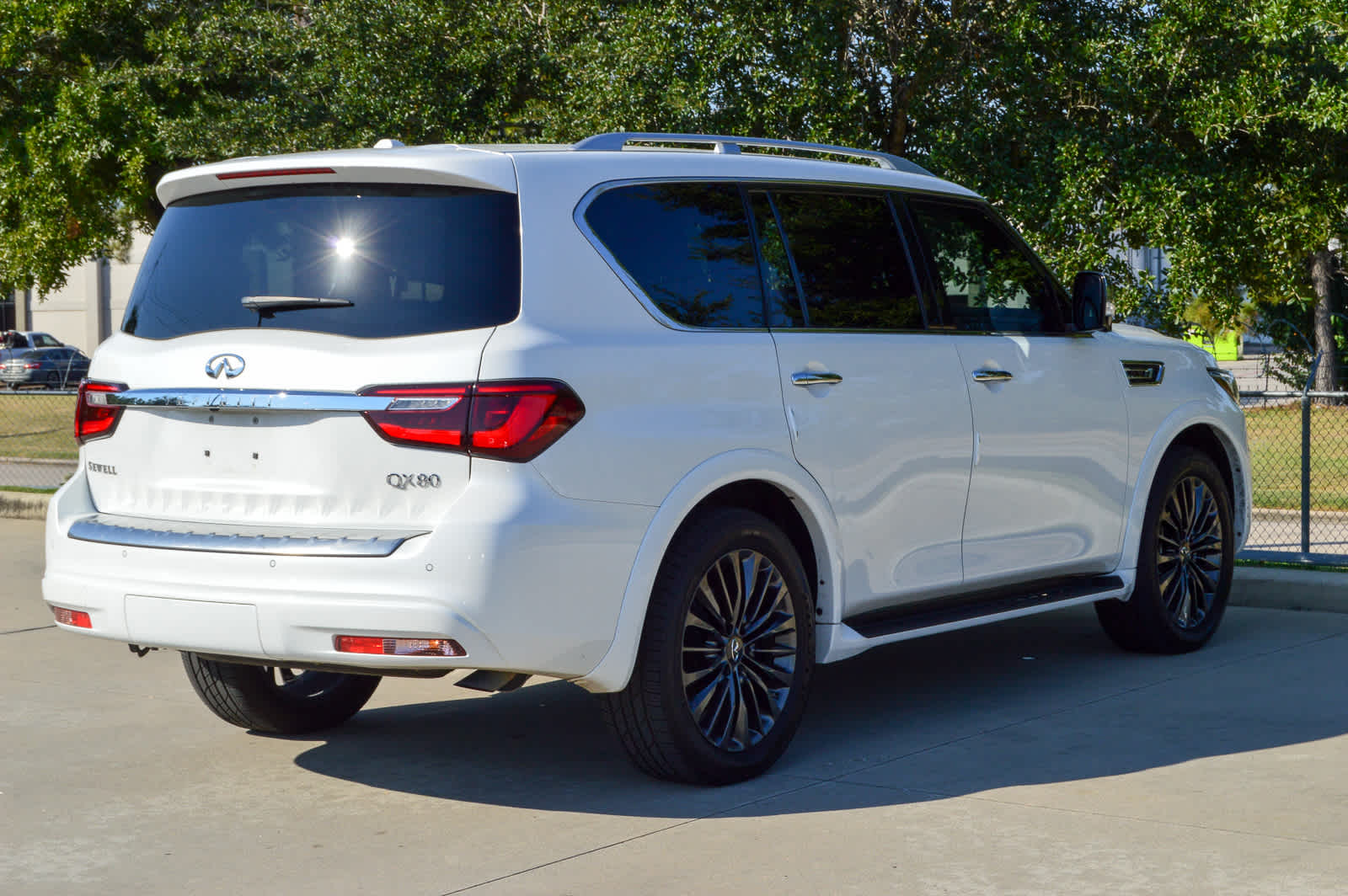 2023 Infiniti QX80 Sensory photo 4
