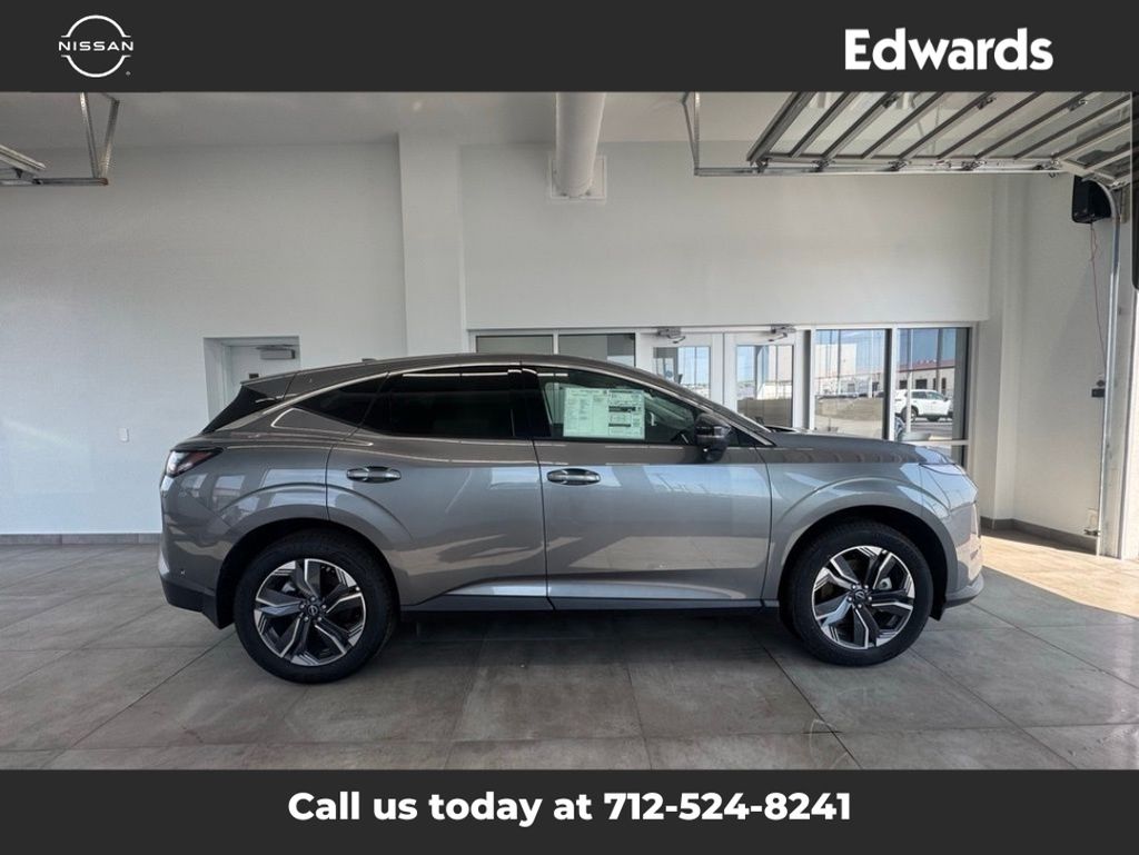 2025 Nissan Murano SL's photo