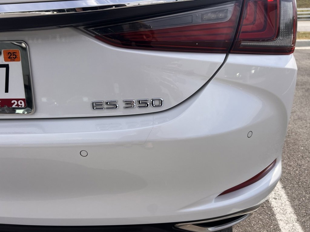 2022 Lexus ES 350 photo 4