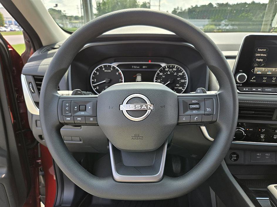 2025 Nissan Rogue S photo 14