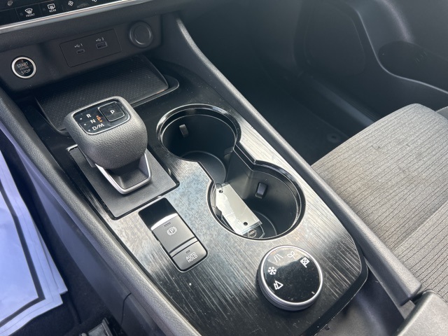 2023 Nissan Rogue SV photo 19