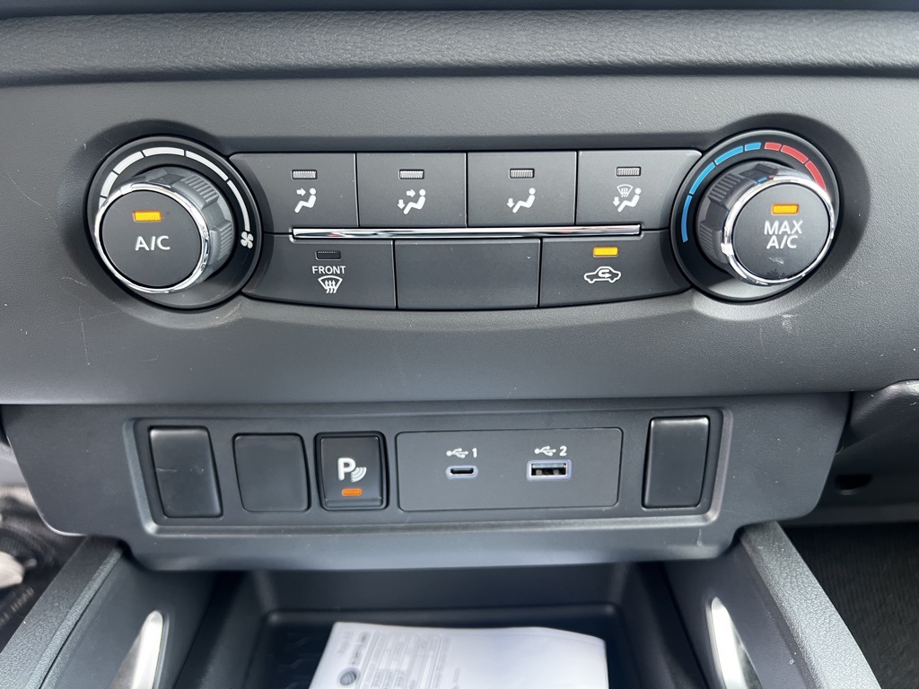 2025 Nissan Frontier SV photo 14