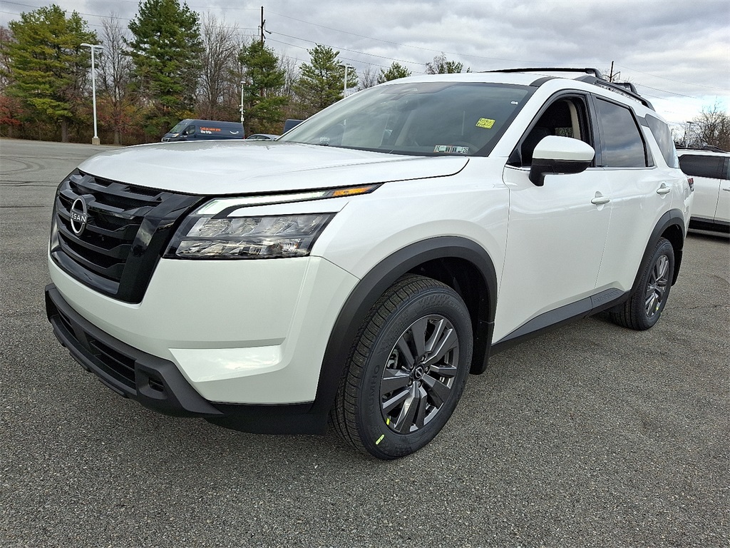 2025 Nissan Pathfinder SV photo 2