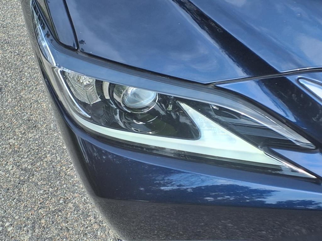 2021 Lexus ES 350 photo 4