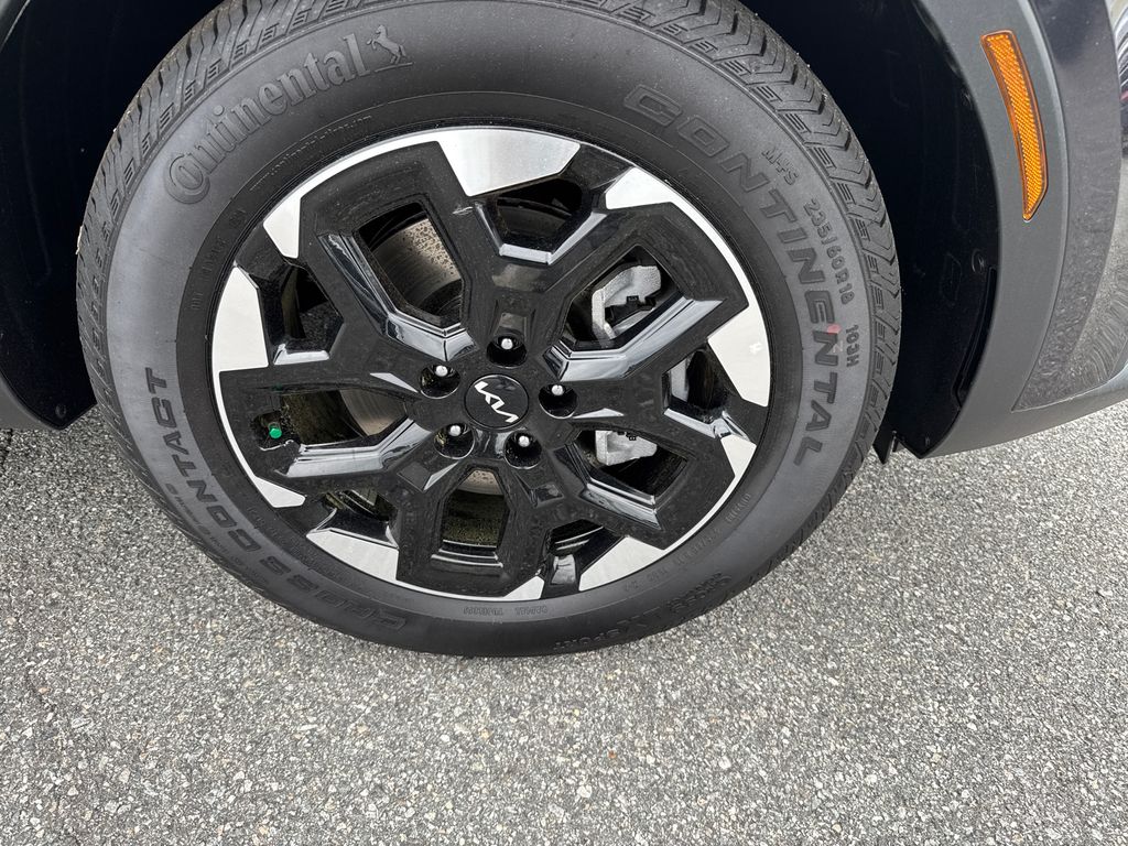 2025 Kia Sorento S photo 11