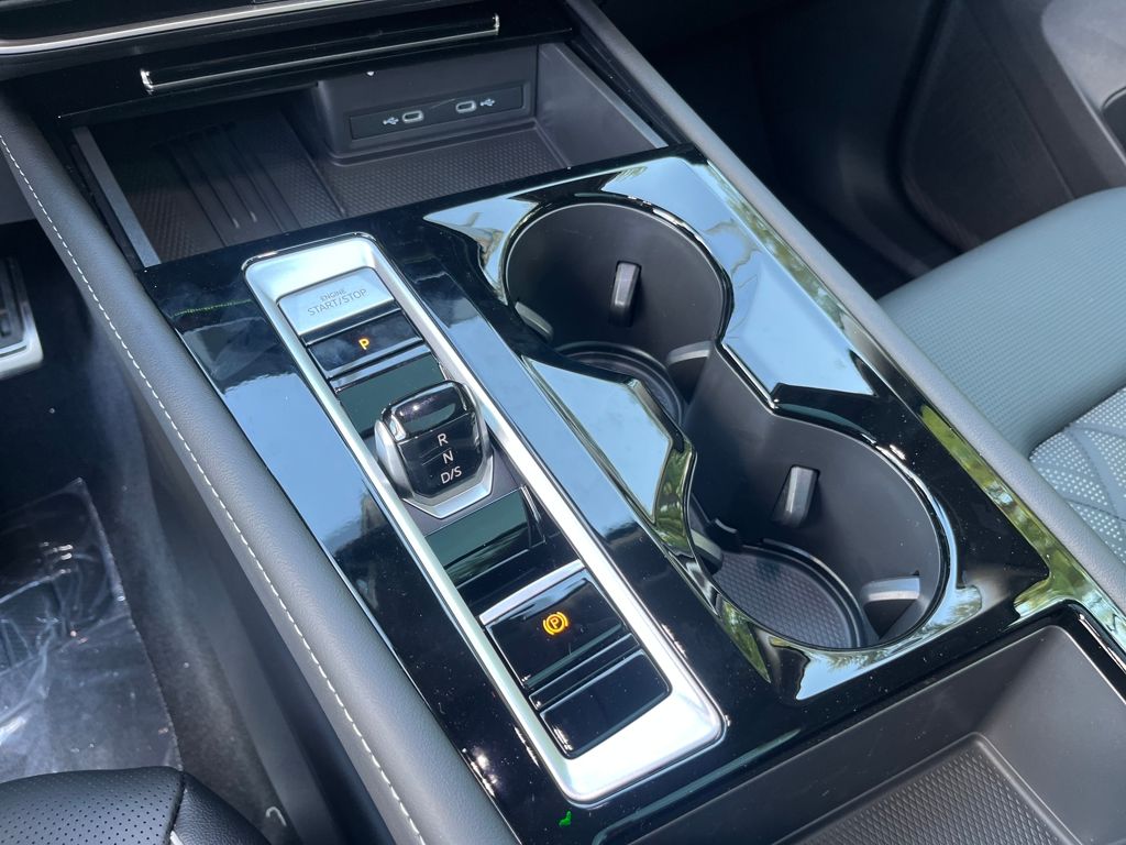 2026 Volkswagen Atlas SEL Premium R-Line photo 15