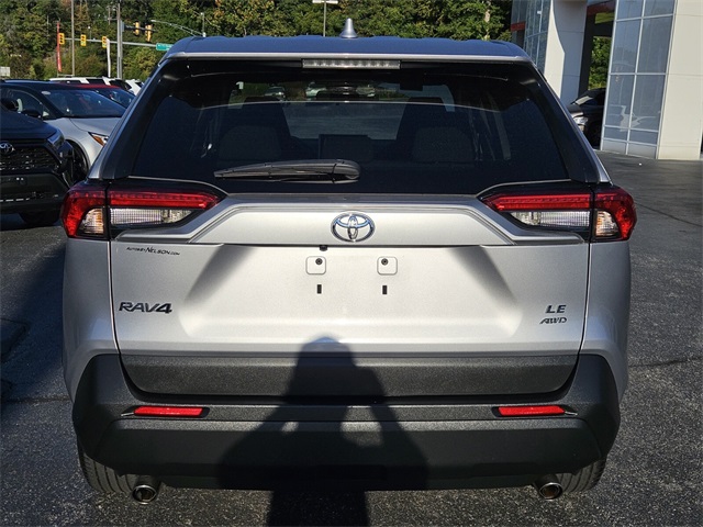 2024 Toyota RAV4 LE photo 5