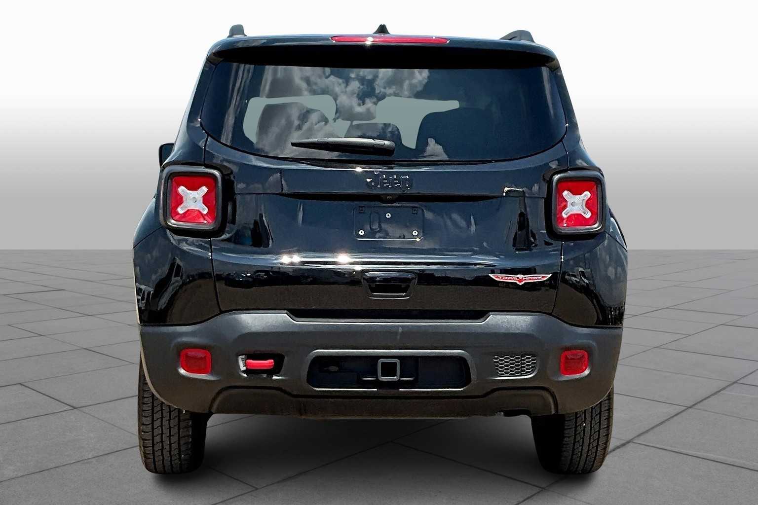 2023 Jeep Renegade Trailhawk photo 3
