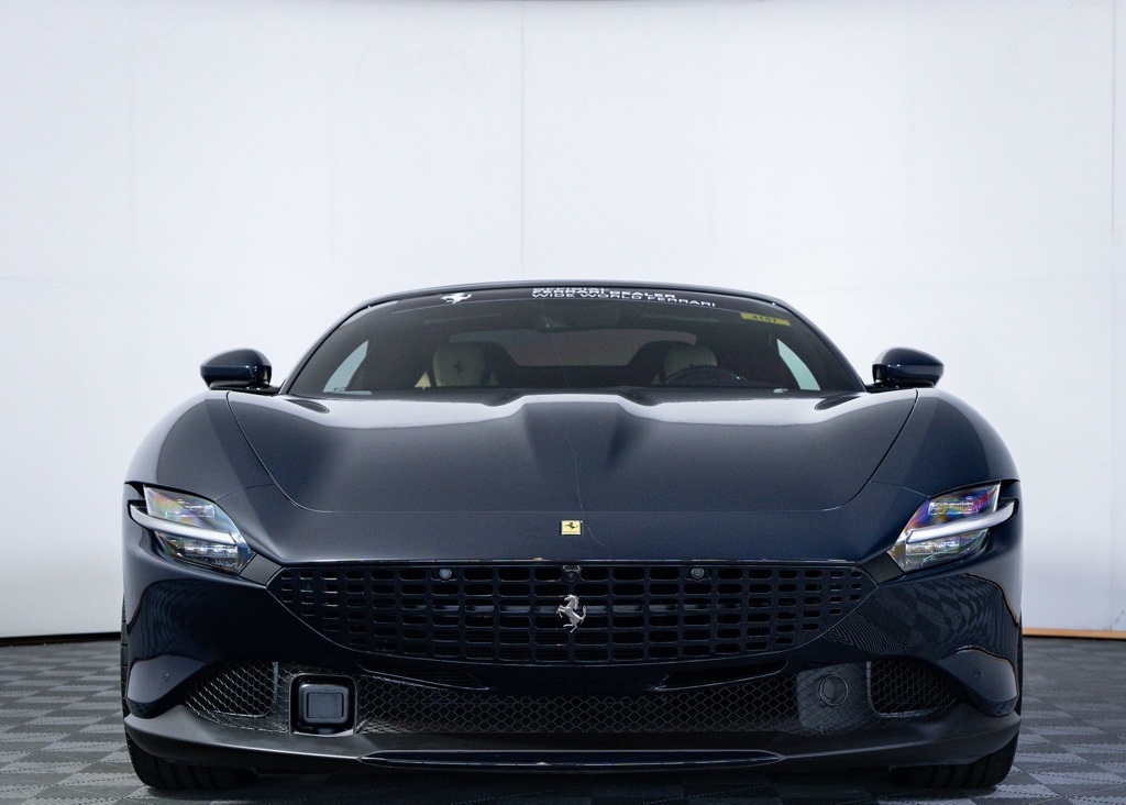 2024 Ferrari Roma Base photo 3