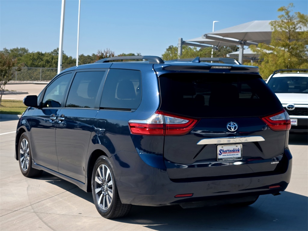 2019 Toyota Sienna Limited Premium photo 5