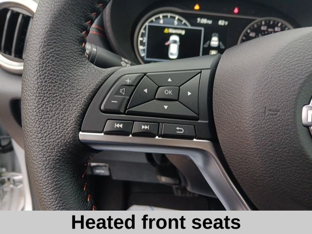 2025 Nissan Versa 1.6 SR photo 6