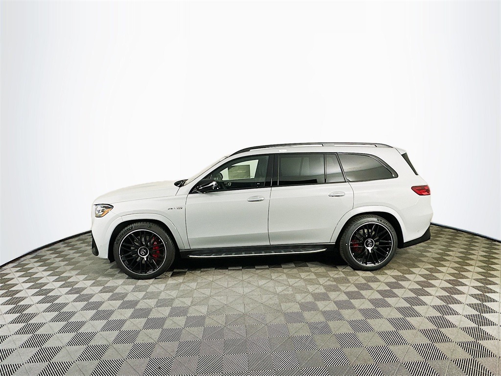 2026 Mercedes Benz GLS 63 AMG 4MATIC photo 2