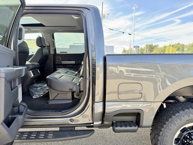 2026 Ford F-350 Lariat photo 28