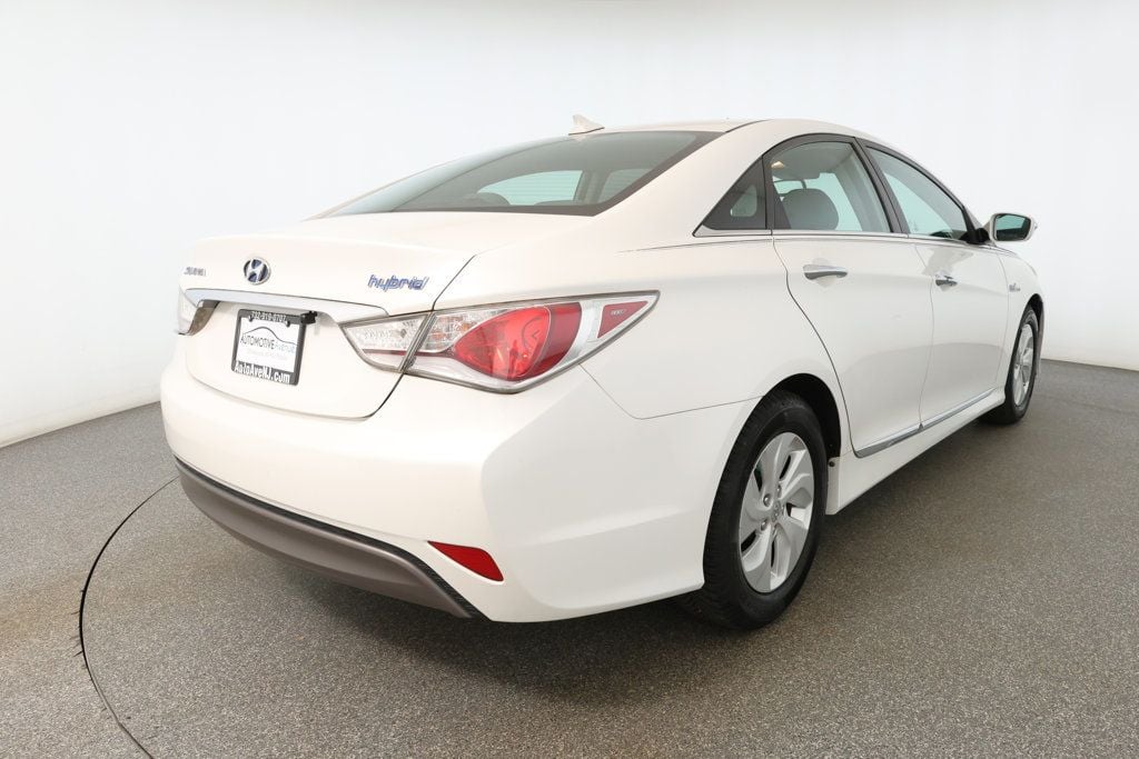 2013 Hyundai Sonata Hybrid Limited photo 2