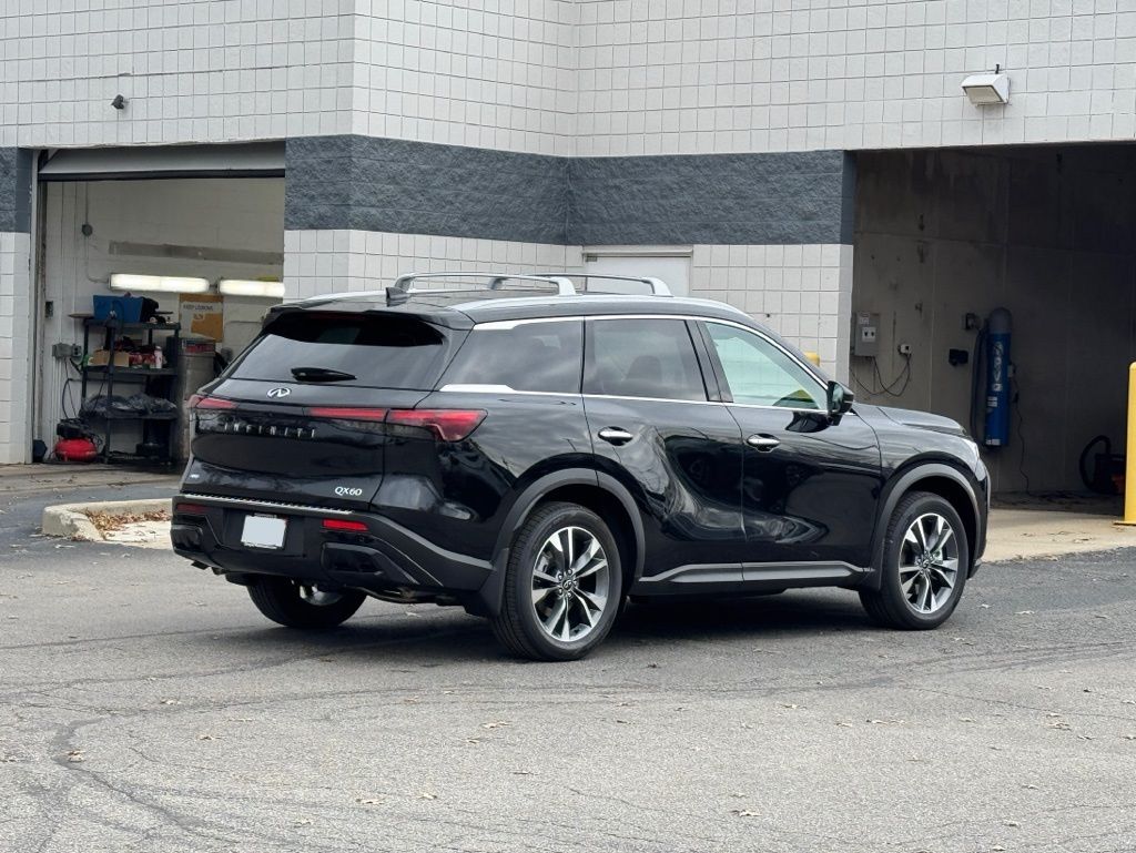2025 Infiniti QX60 Luxe AWD photo 4