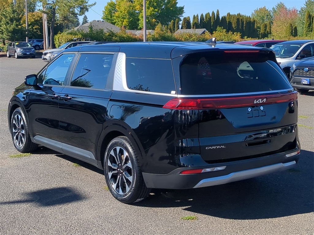 2024 Kia Carnival EX photo 3