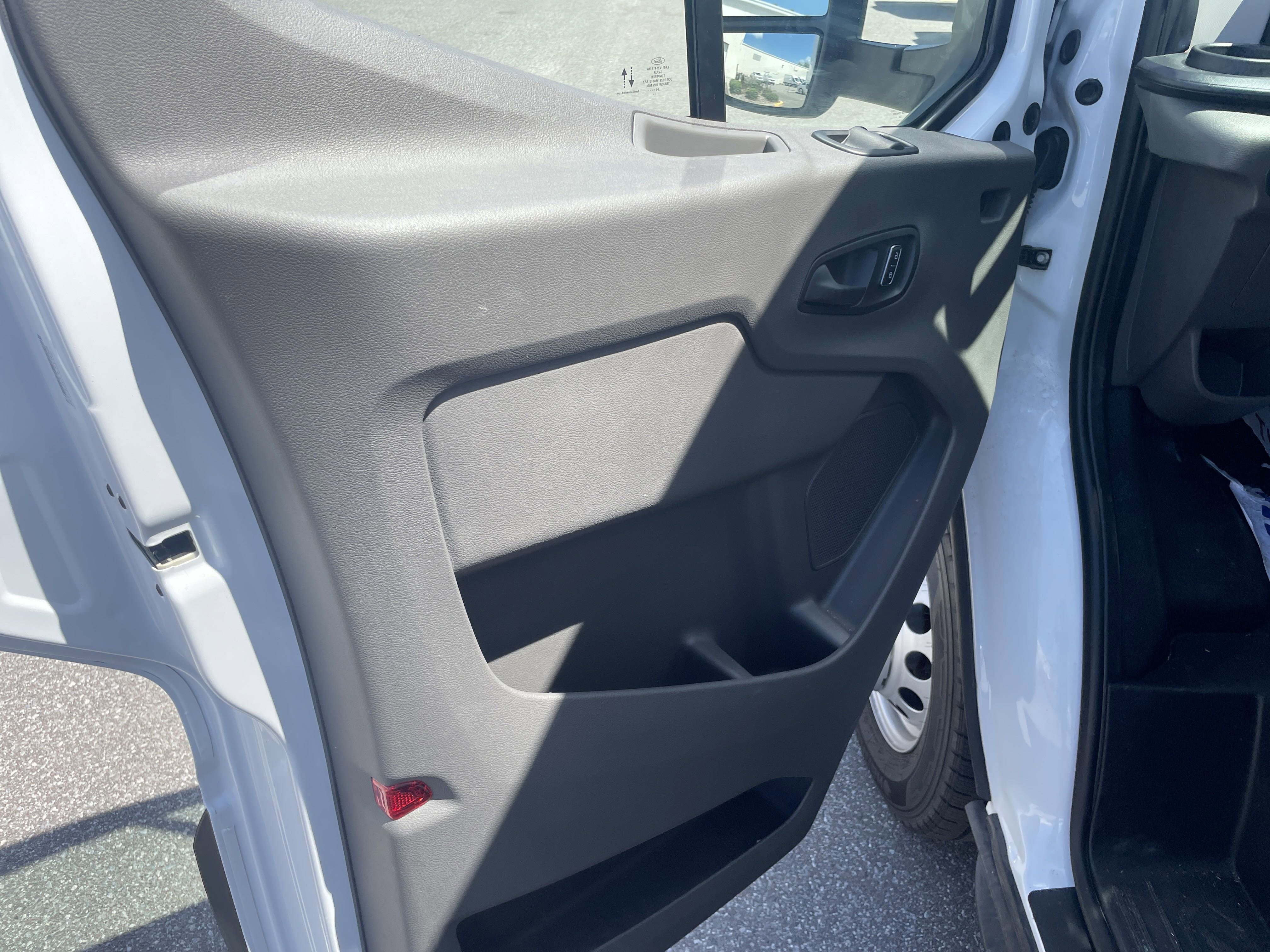 2024 Ford Transit Cutaway photo 7