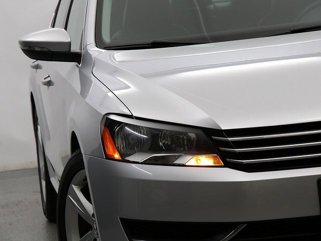 2012 Volkswagen Passat SE photo 3