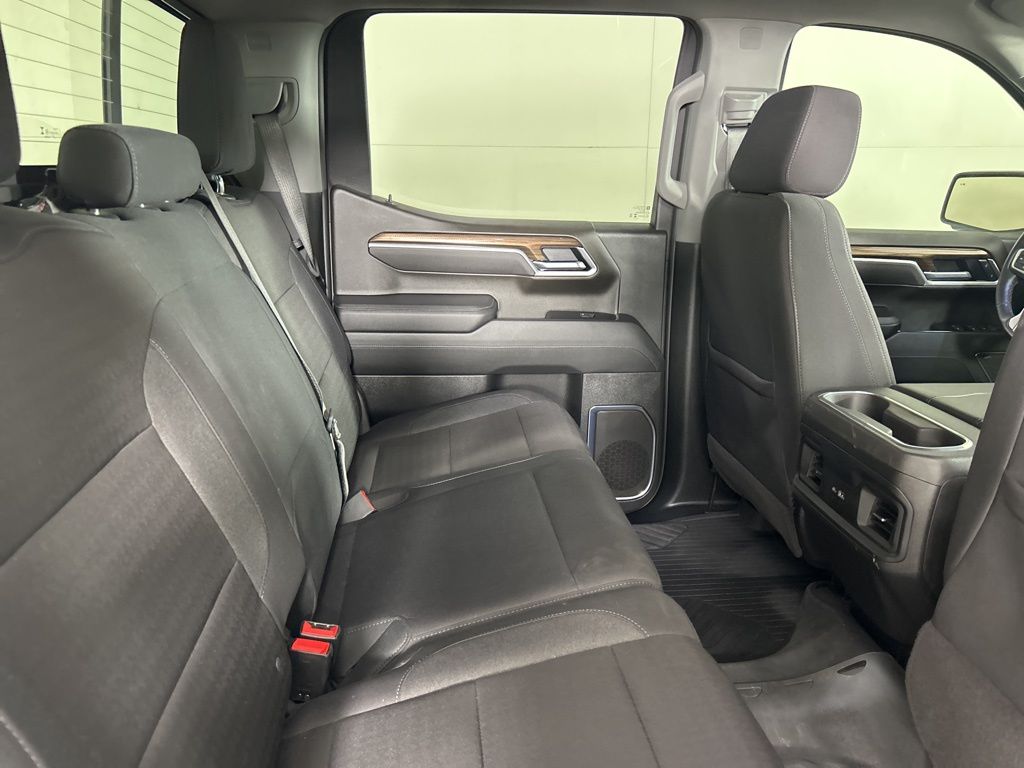 2025 Chevrolet Silverado 1500 RST photo 17