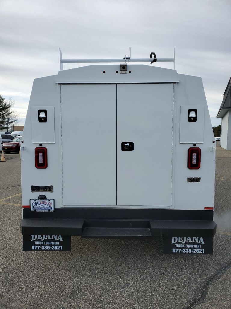 2025 Ford E-350 Base photo 4