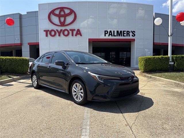 2024 Toyota Corolla LE's photo