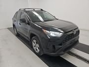 2025 Toyota RAV4 XLE's photo