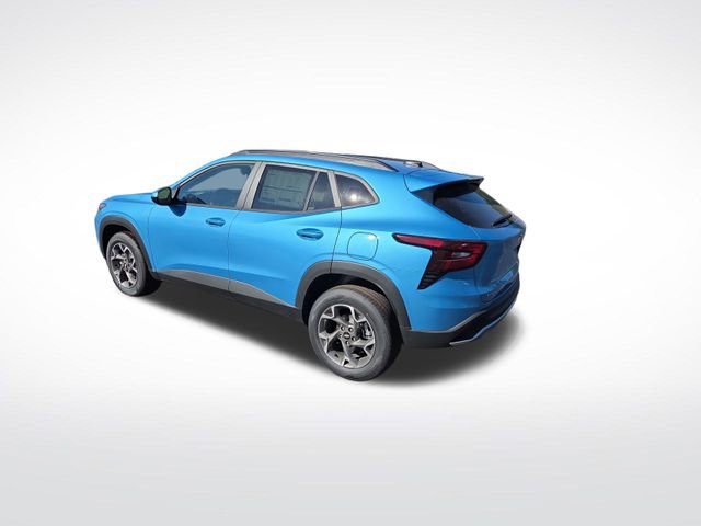 2025 Chevrolet Trax LT photo 3
