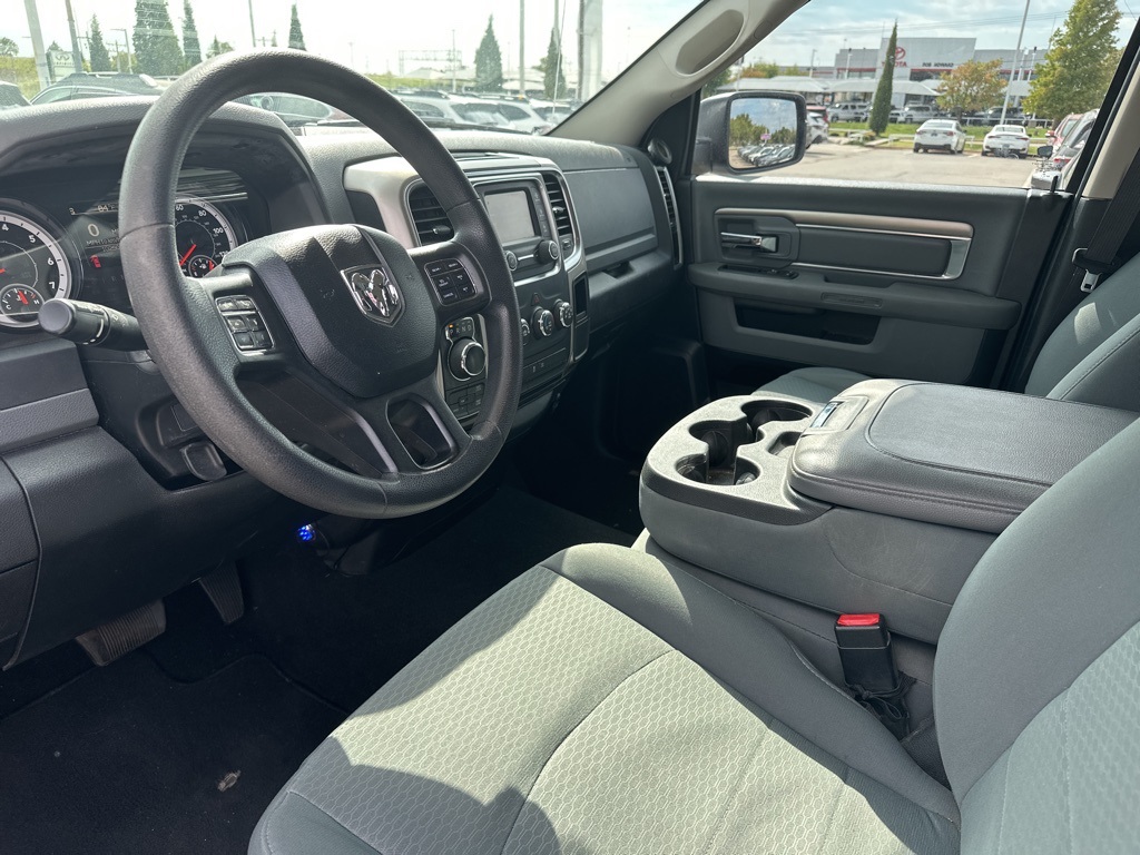 2018 Ram 1500 SLT photo 4