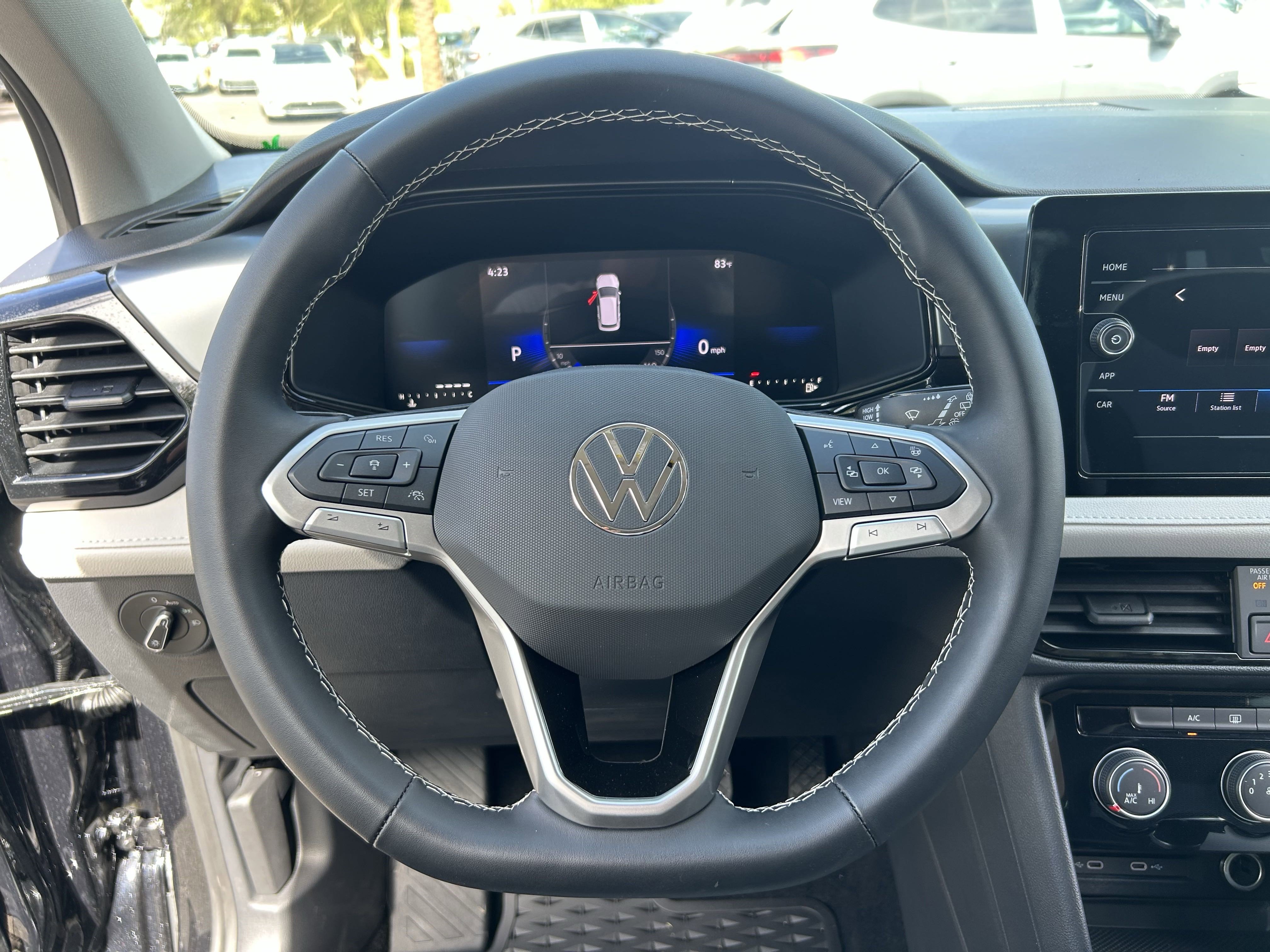 2025 Volkswagen Taos S photo 4