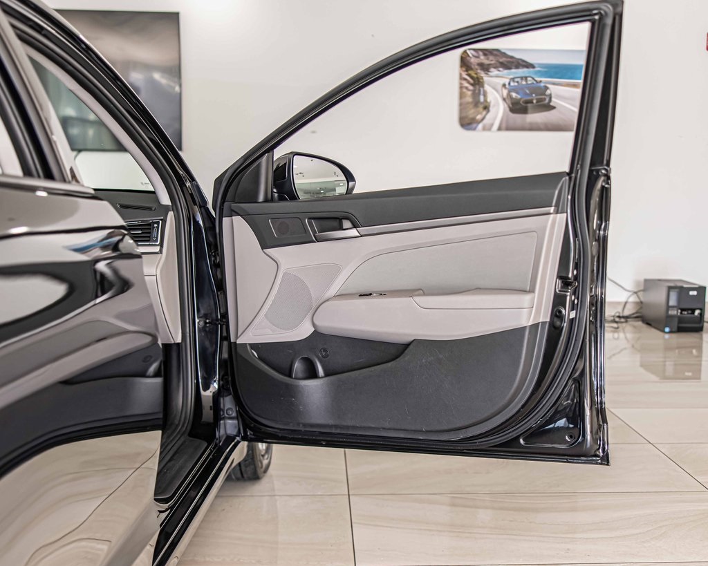 2018 HYUNDAI ELANTRA - Image 30