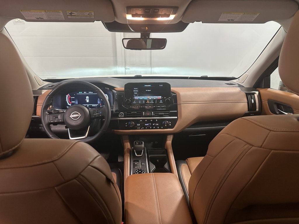 2024 Nissan Pathfinder Platinum photo 11