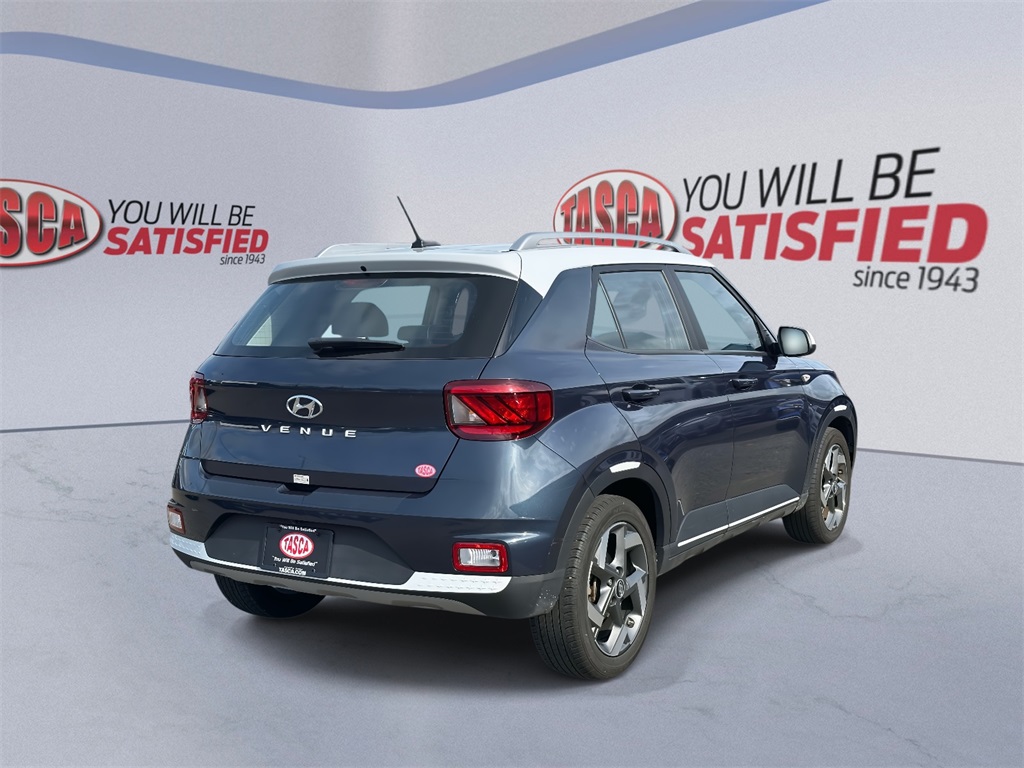 2024 Hyundai Venue Limited photo 2