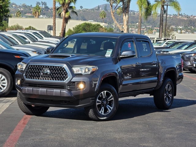 2019 Toyota Tacoma TRD Sport photo 2