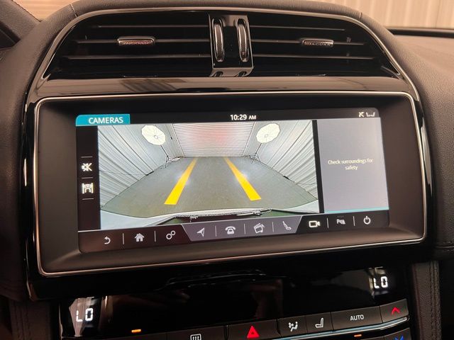 2020 Jaguar F-PACE Prestige photo 25