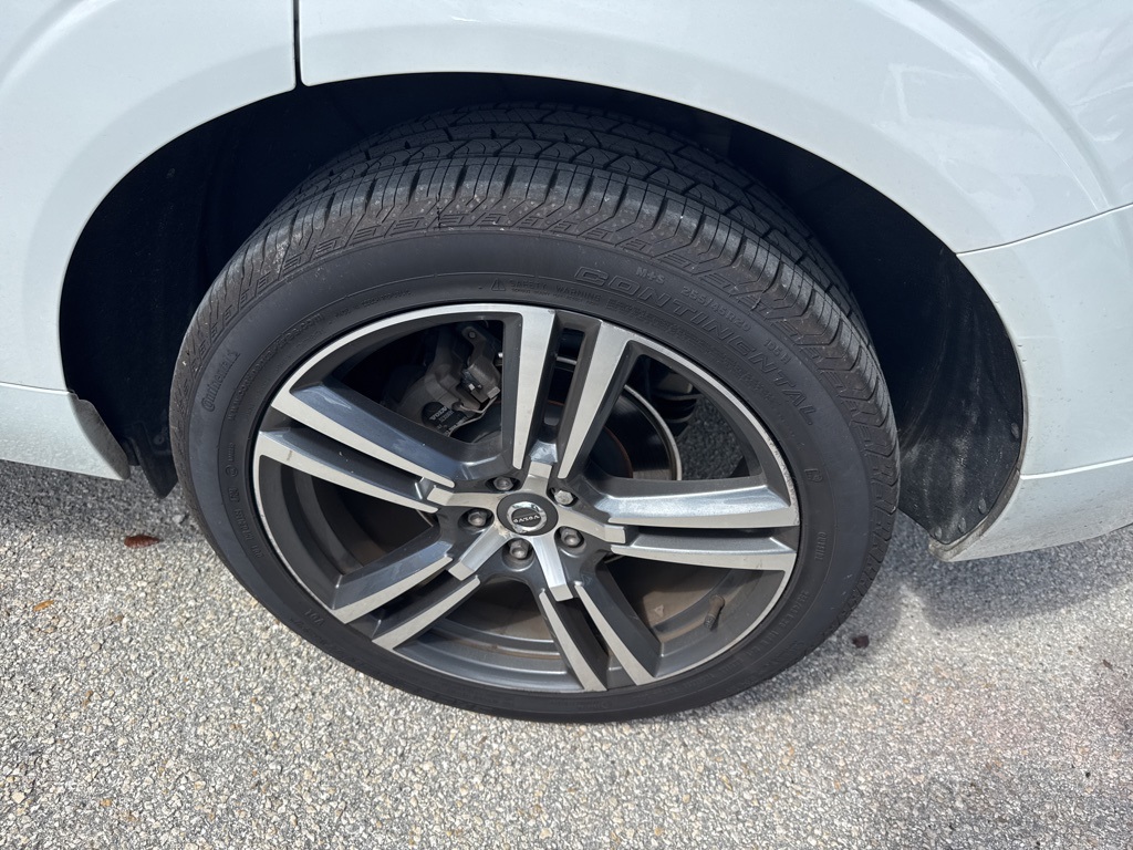 2019 Volvo XC60 T5 Momentum photo 8