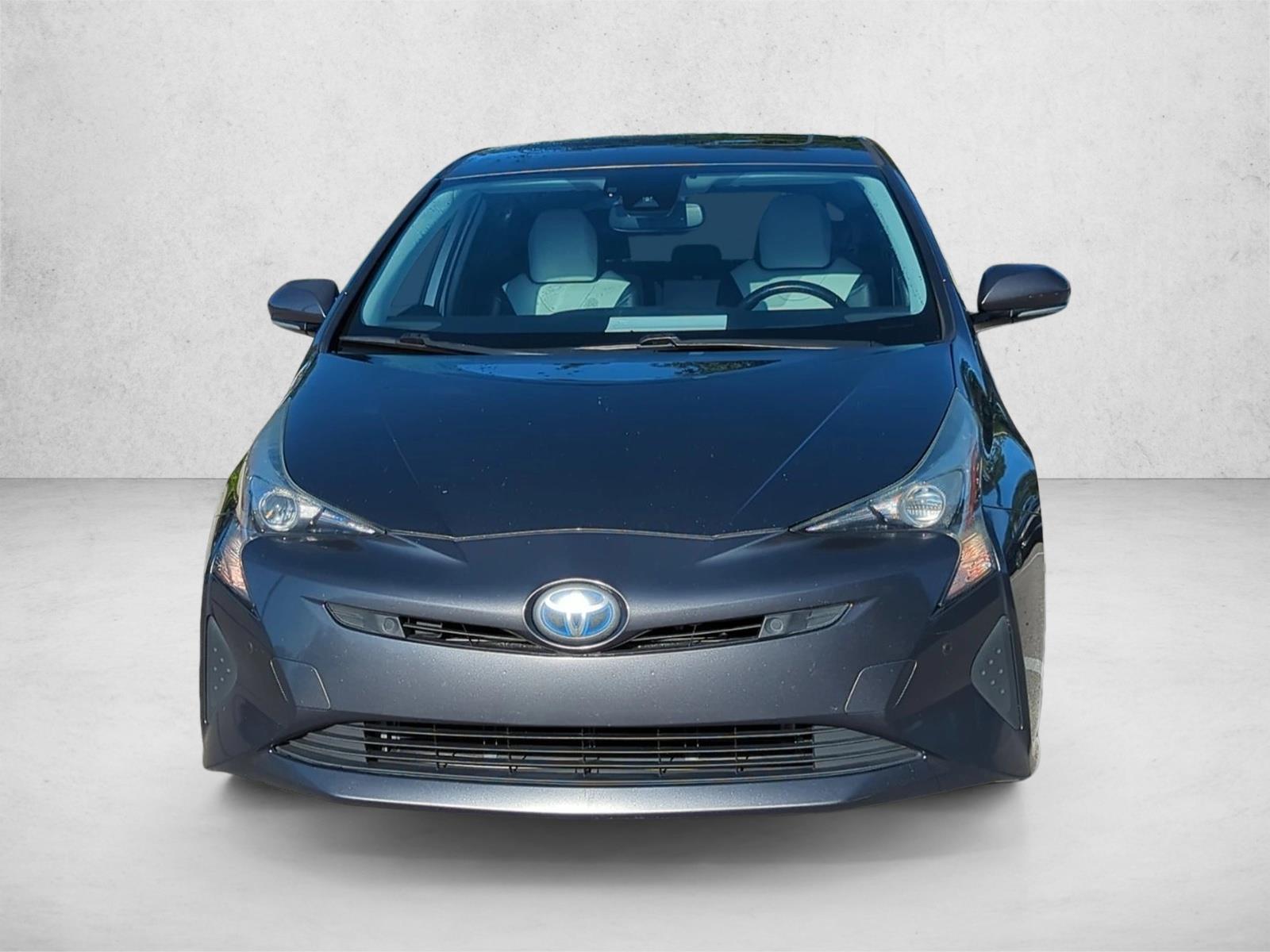 2018 Toyota Prius Four photo 2
