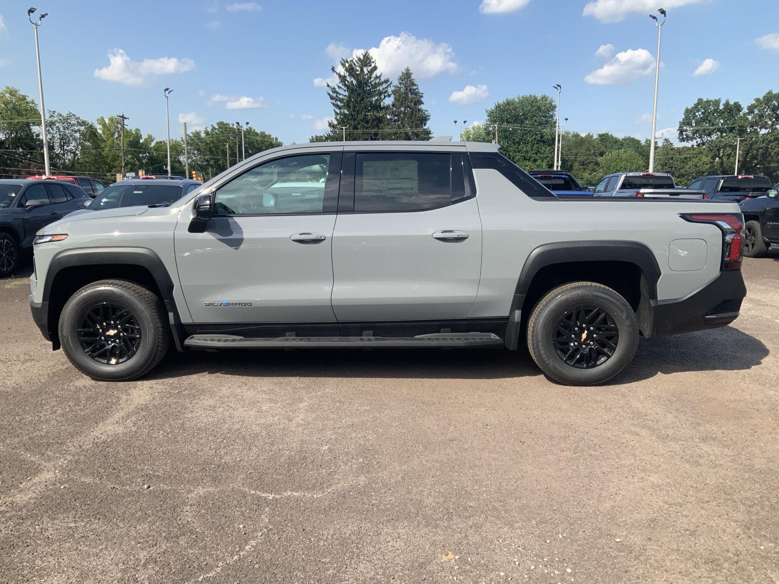 2026 Chevrolet Silverado EV LT photo 4