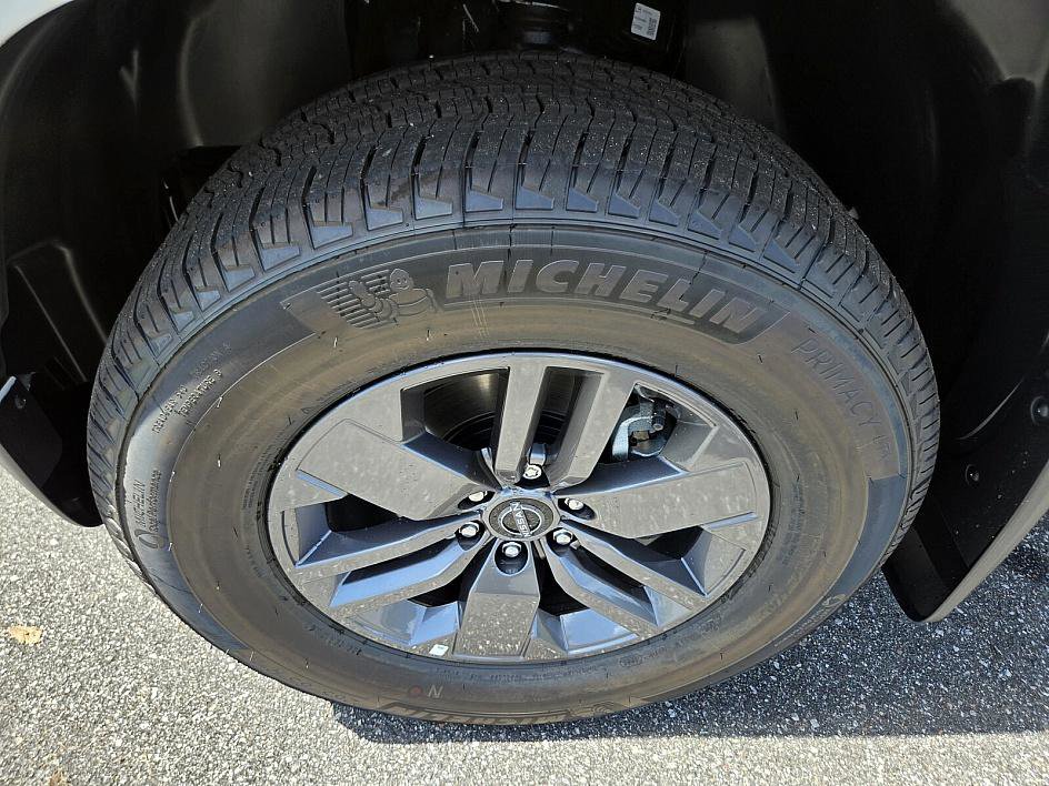 2025 Nissan Frontier Crew Cab SV photo 14