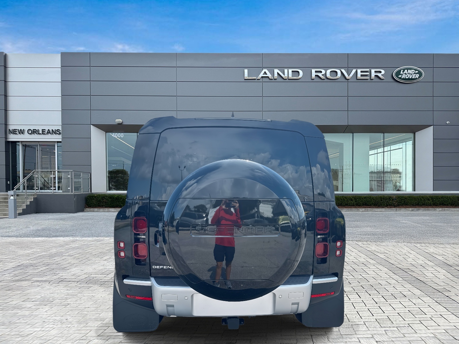 2025 Land Rover Defender 110 S photo 6