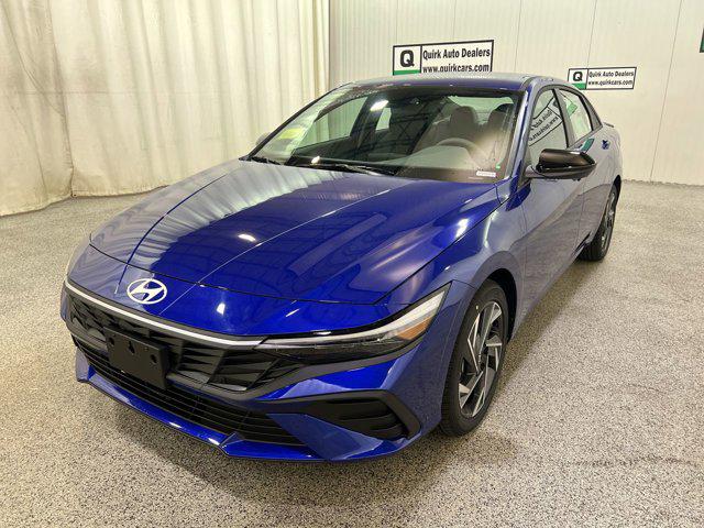 2025 Hyundai Elantra SEL Sport photo 3