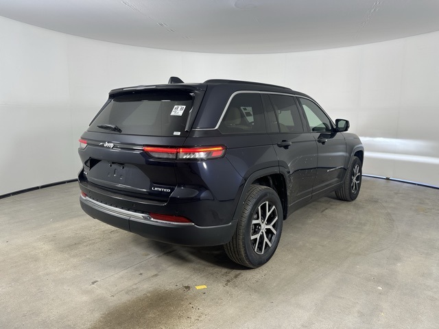 2024 Jeep Grand Cherokee Limited photo 7