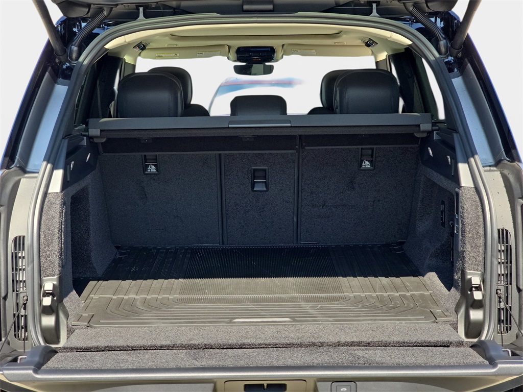 2025 Land Rover Range Rover SE photo 10