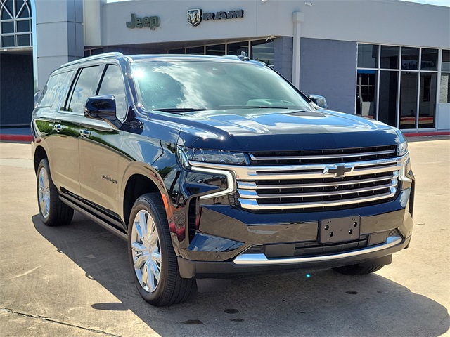 2024 Chevrolet Suburban High Country's photo
